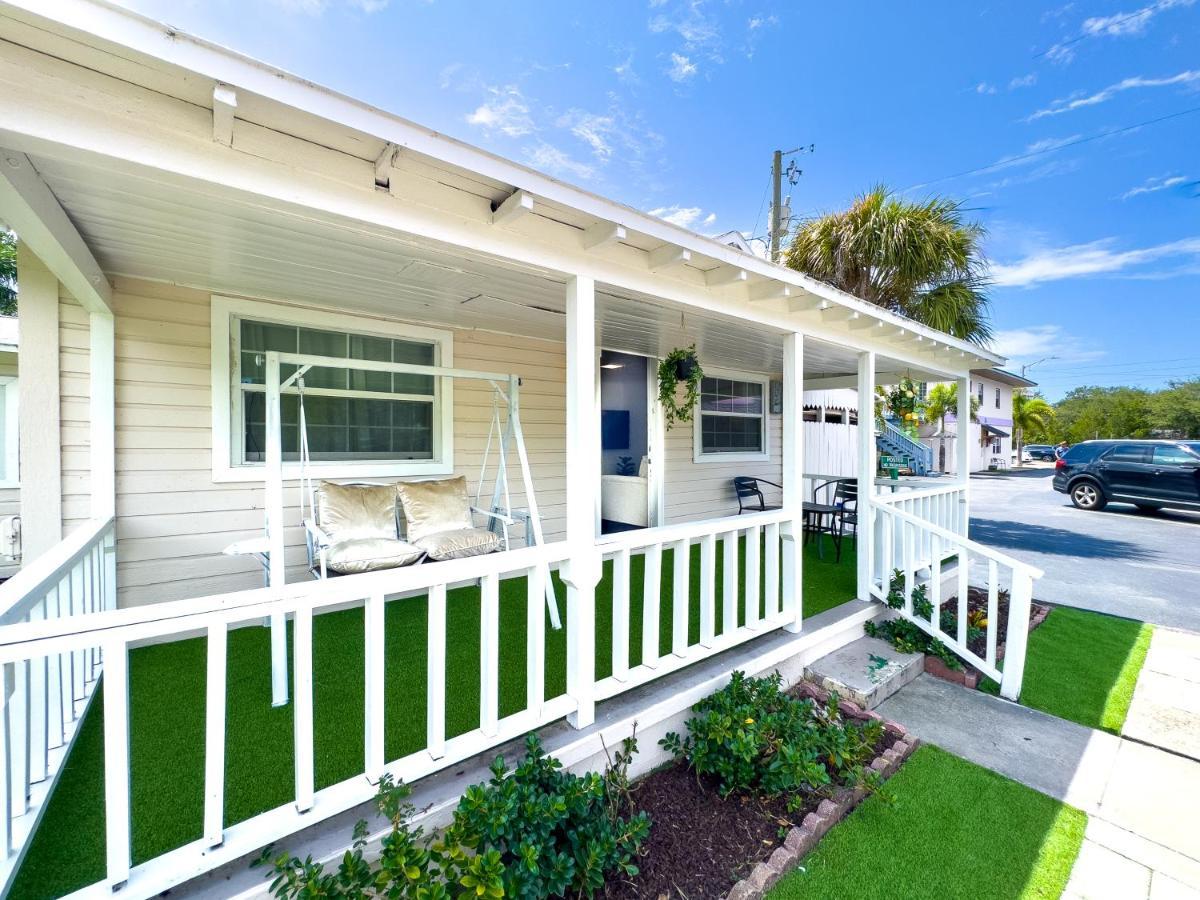 Вилла 2B1B Stylish Little House W Shared Pool 511 Клируотер Экстерьер фото