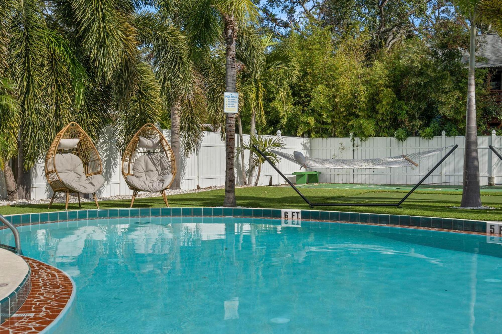 Вилла 2B1B Stylish Little House W Shared Pool 511 Клируотер Экстерьер фото